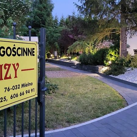 "U Izy" Pokoje Goscinne I Przyczepy Campingowe Mielno  Ngoại thất bức ảnh