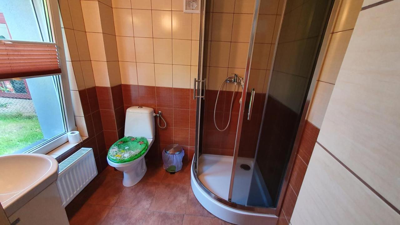 "U Izy" Pokoje Goscinne I Przyczepy Campingowe Mielno  Ngoại thất bức ảnh